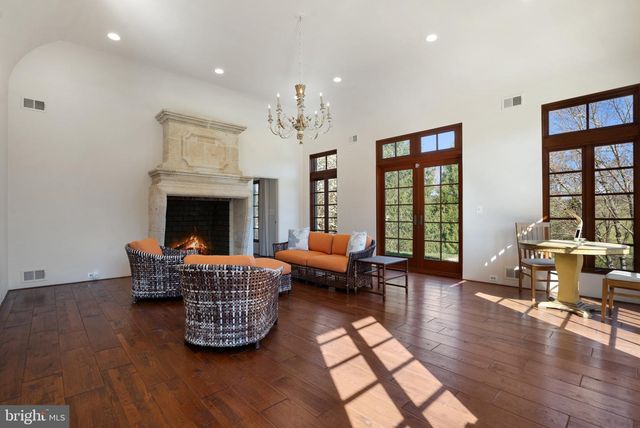 2547 HALFWAY RD, The Plains, VA 20198