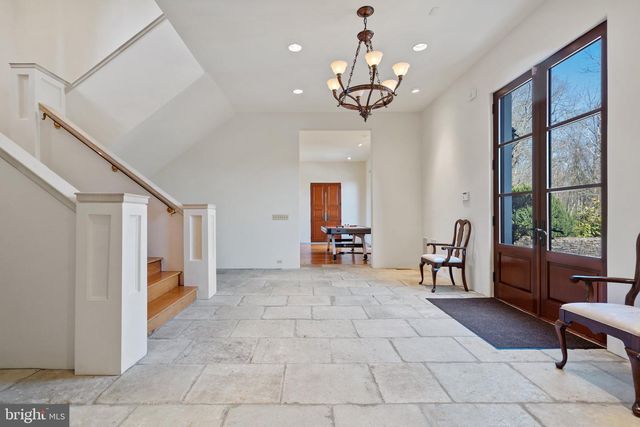 2547 HALFWAY RD, The Plains, VA 20198