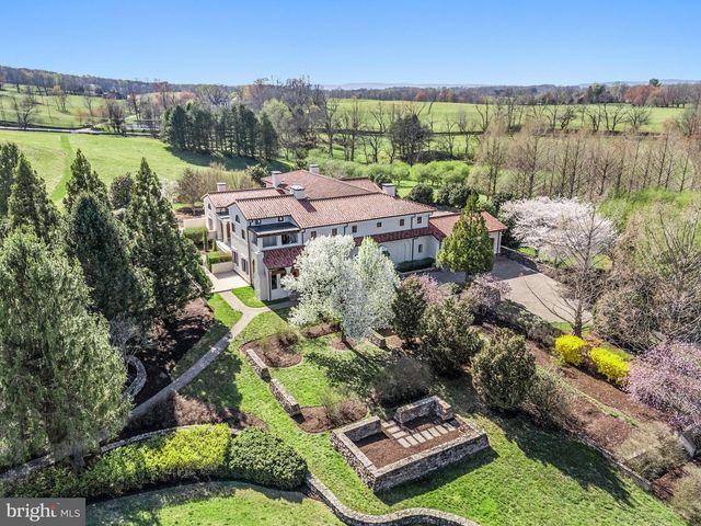 2547 HALFWAY RD, The Plains, VA 20198