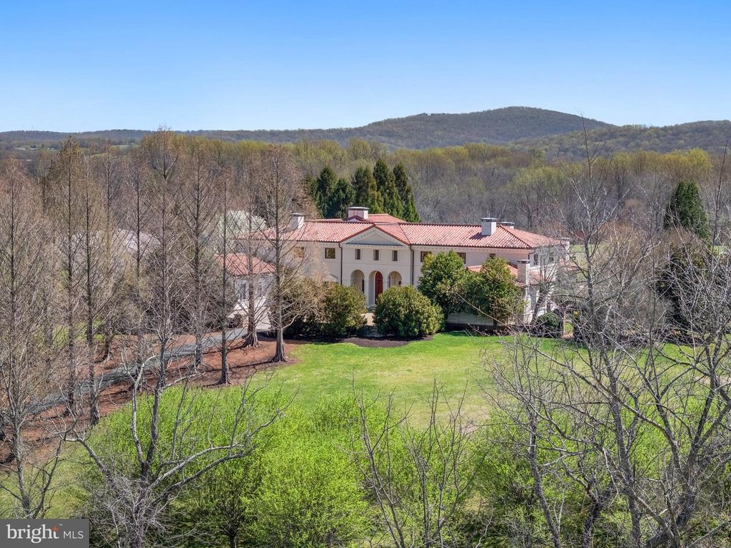 2547 HALFWAY RD, The Plains, VA 20198