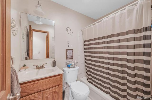 2551 Marathon Road, Lapeer, MI 48446