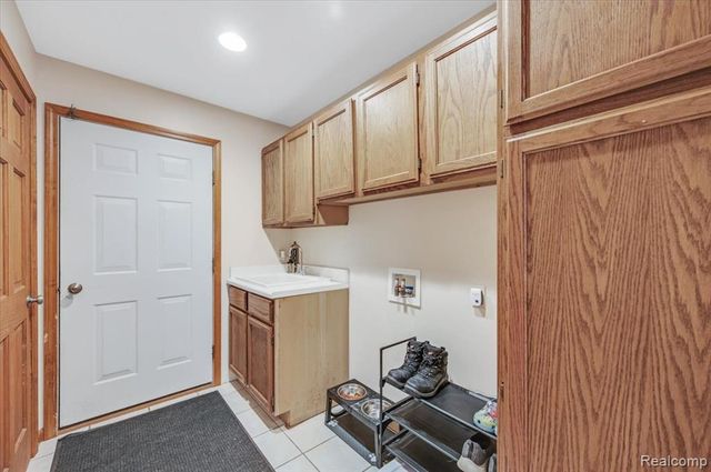 2551 Marathon Road, Lapeer, MI 48446