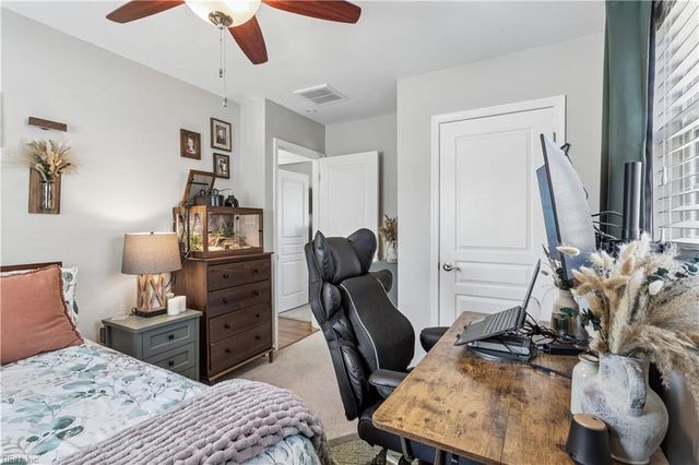 1810 Beall DR, Hampton, VA 23663