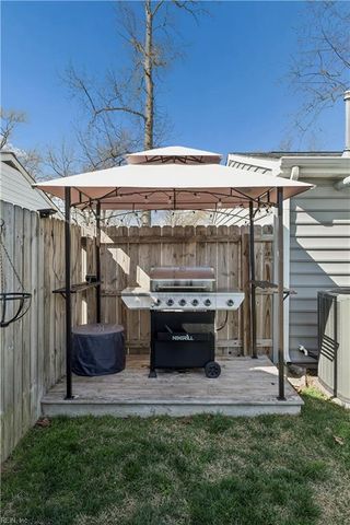 1810 Beall DR, Hampton, VA 23663