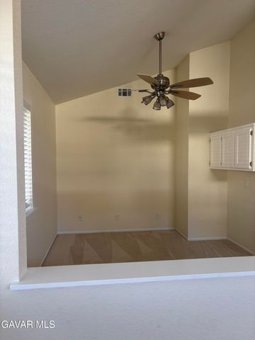 3021 Mariposa Avenue, Palmdale, CA 93551