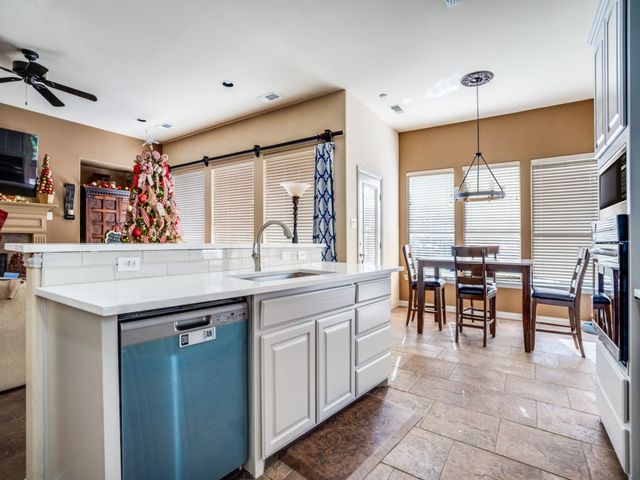 369 Parkvillage Avenue, Fairview, TX 75069