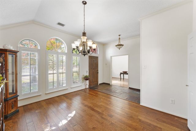 1701 Fredricksburg Drive, Mesquite, TX 75181