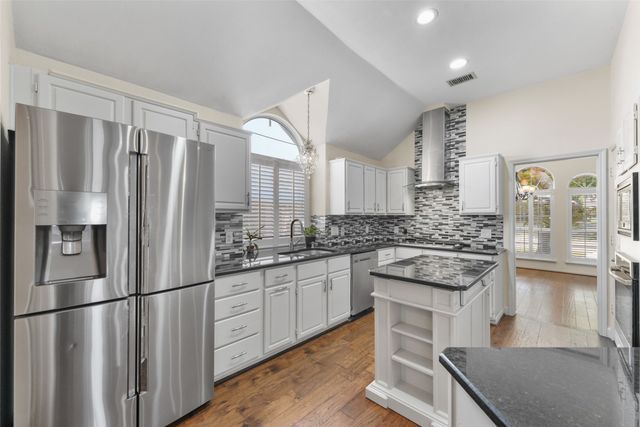1701 Fredricksburg Drive, Mesquite, TX 75181