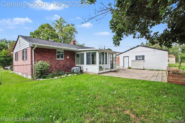 3602 Percy King Road, Waterford Charter Township, MI 48329