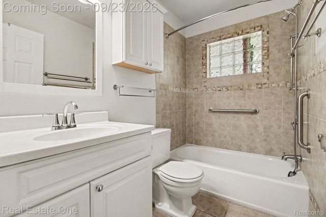 3602 Percy King Road, Waterford Charter Township, MI 48329