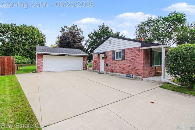 3602 Percy King Road, Waterford Charter Township, MI 48329