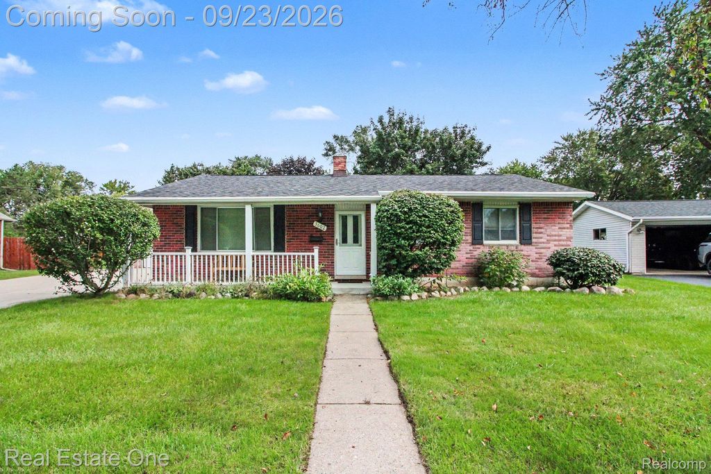 3602 Percy King Road, Waterford Charter Township, MI 48329