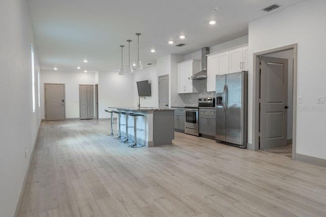 231 N JULIA AVENUE, Deland, FL 32720