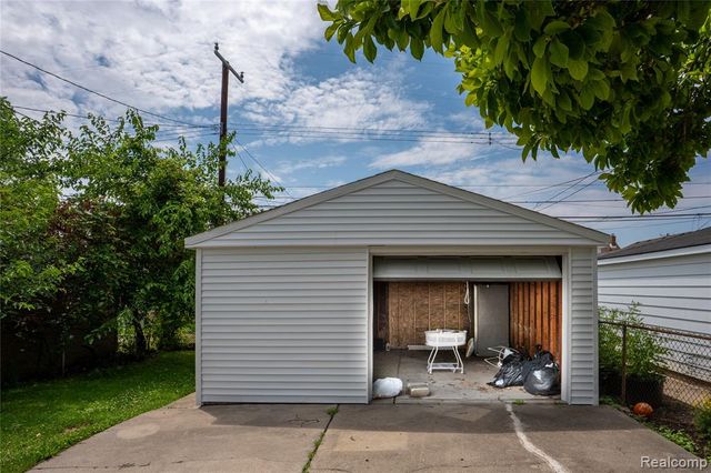5725 Bingham Street, Dearborn, MI 48126