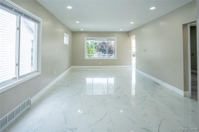 5725 Bingham Street, Dearborn, MI 48126