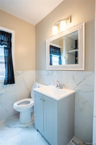 5725 Bingham Street, Dearborn, MI 48126