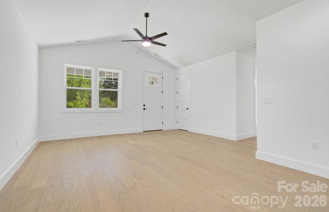 615 W Allen Street, Hendersonville, NC 28739