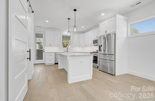 615 W Allen Street, Hendersonville, NC 28739