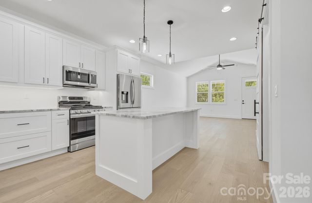 615 W Allen Street, Hendersonville, NC 28739