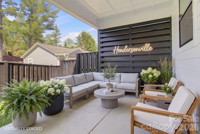 615 W Allen Street, Hendersonville, NC 28739