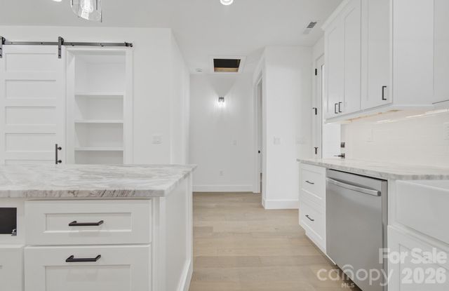615 W Allen Street, Hendersonville, NC 28739