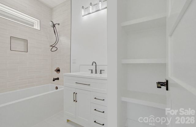 615 W Allen Street, Hendersonville, NC 28739