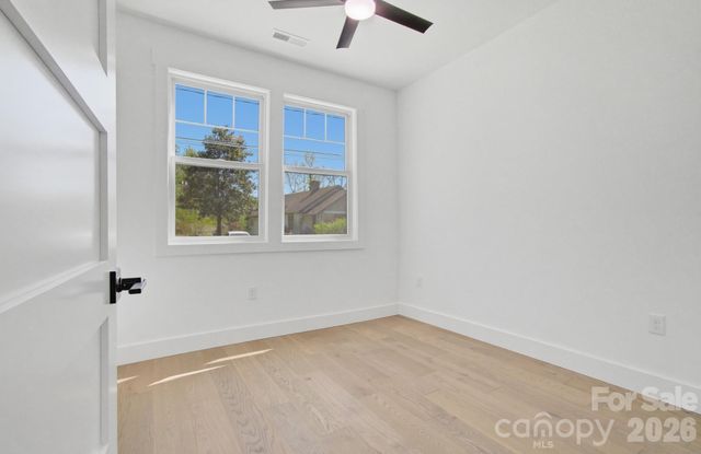 615 W Allen Street, Hendersonville, NC 28739