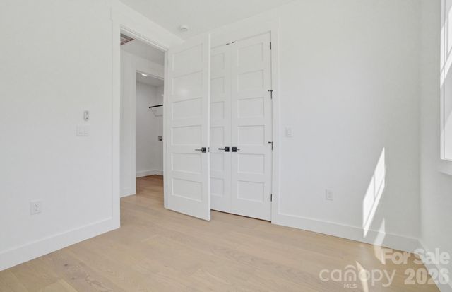 615 W Allen Street, Hendersonville, NC 28739