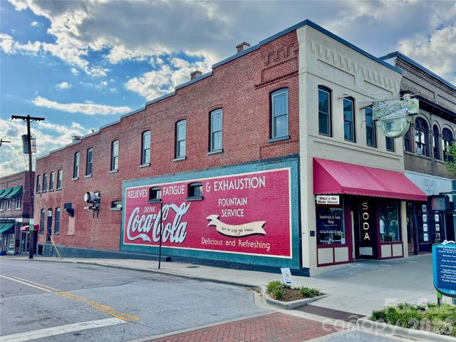 615 W Allen Street, Hendersonville, NC 28739