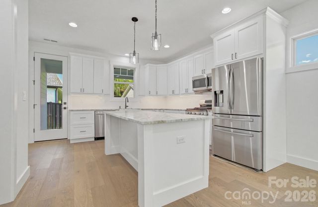 615 W Allen Street, Hendersonville, NC 28739