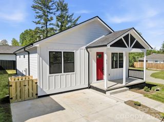 615 W Allen Street, Hendersonville, NC 28739