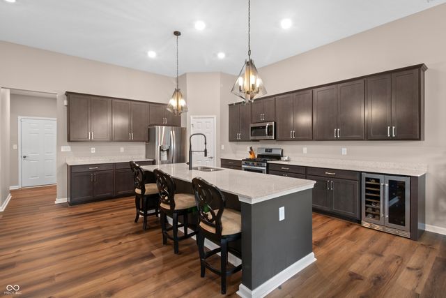 2525 Riviera Place, Greenwood, IN 46143