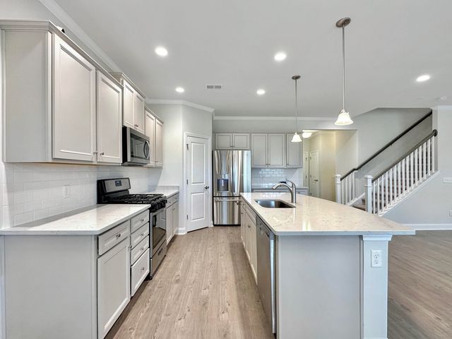 229 Shadybrook Drive, Summerville, SC 29486