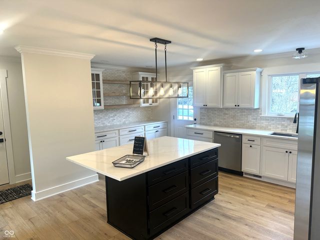 3850 Glenview Drive, Indianapolis, IN 46240