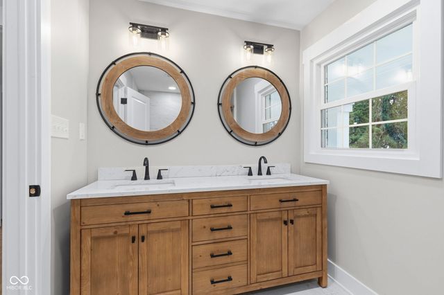 3850 Glenview Drive, Indianapolis, IN 46240