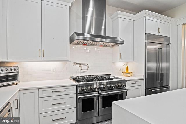 1416 ROSS DR SW, Vienna, VA 22180