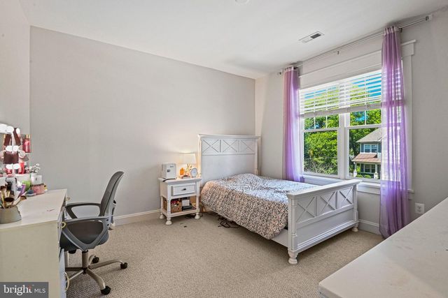 1416 ROSS DR SW, Vienna, VA 22180