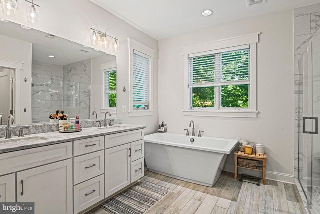 1416 ROSS DR SW, Vienna, VA 22180