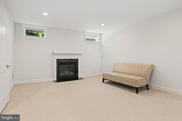 1416 ROSS DR SW, Vienna, VA 22180