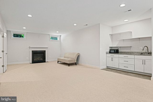 1416 ROSS DR SW, Vienna, VA 22180