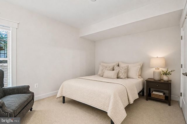 1416 ROSS DR SW, Vienna, VA 22180