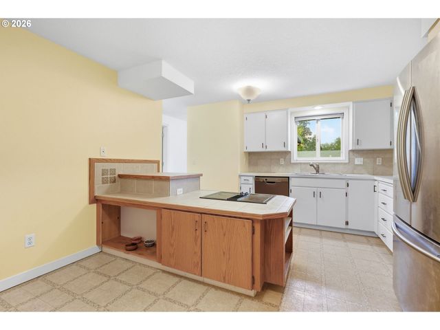 315 Sw 5TH Ct, Canby, OR 97013