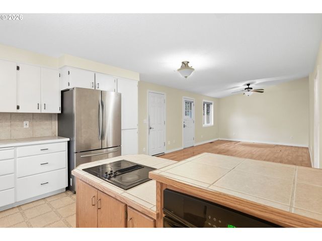 315 Sw 5TH Ct, Canby, OR 97013