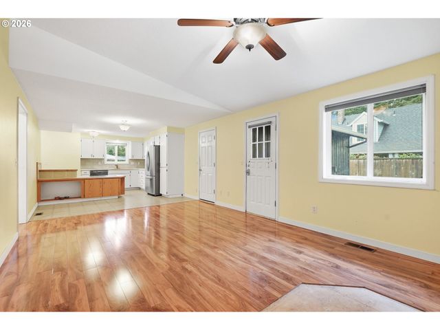 315 Sw 5TH Ct, Canby, OR 97013