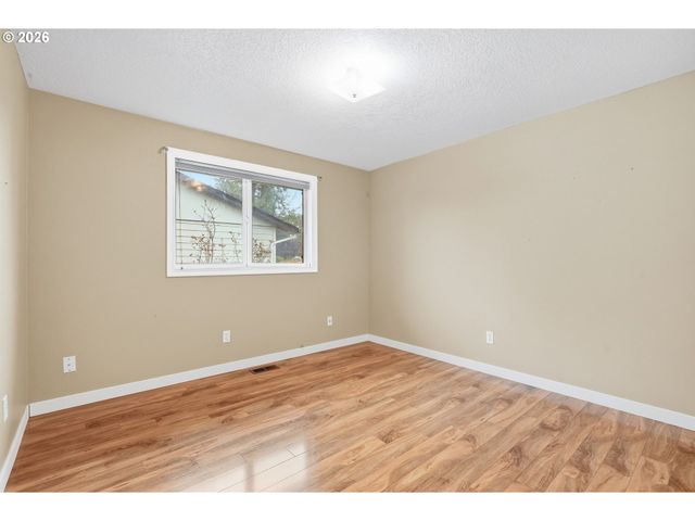 315 Sw 5TH Ct, Canby, OR 97013