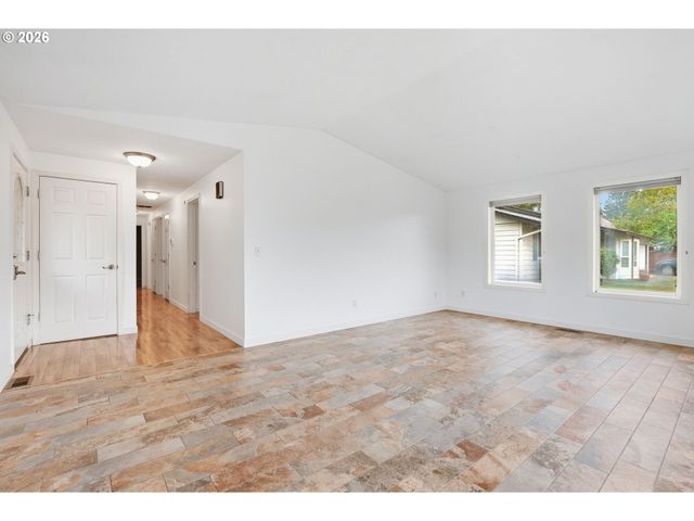 315 Sw 5TH Ct, Canby, OR 97013