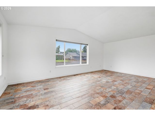 315 Sw 5TH Ct, Canby, OR 97013