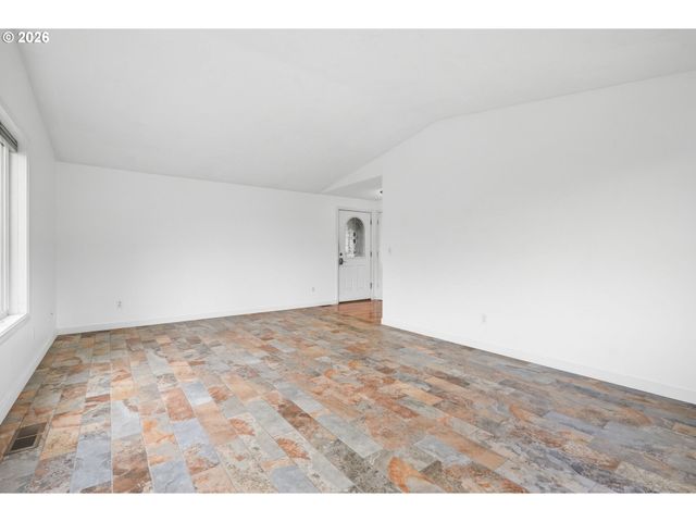 315 Sw 5TH Ct, Canby, OR 97013