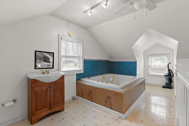 106 S Germantown Road, Chattanooga, TN 37411