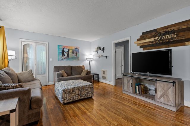 106 S Germantown Road, Chattanooga, TN 37411